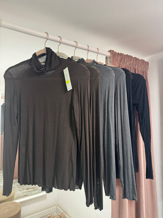 Maglia misto cashmere collo alto