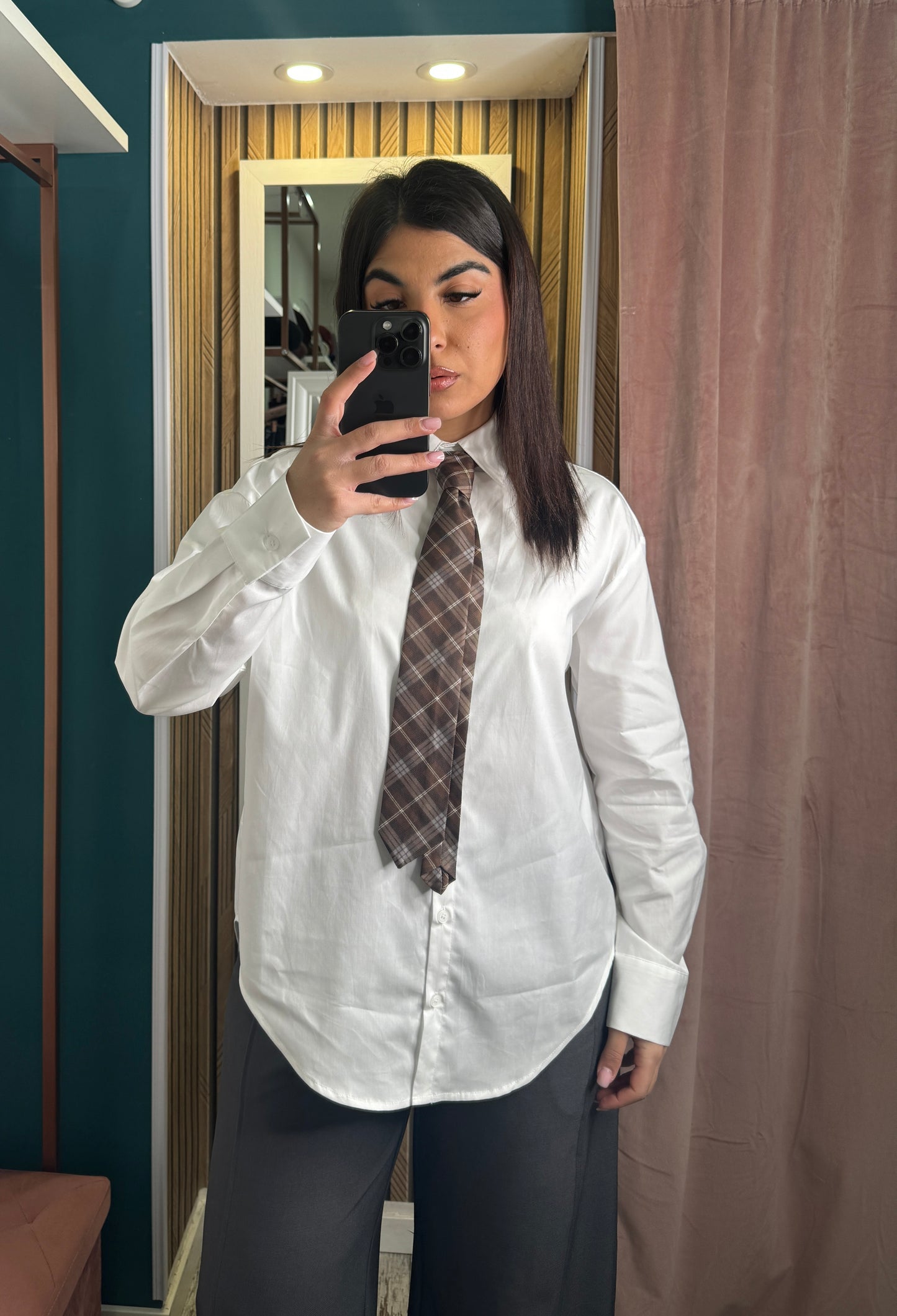 Camicia bianca cravatta