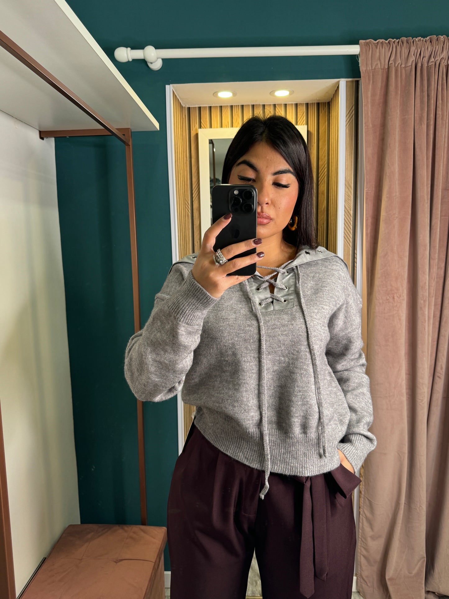 Pullover collo con lacci