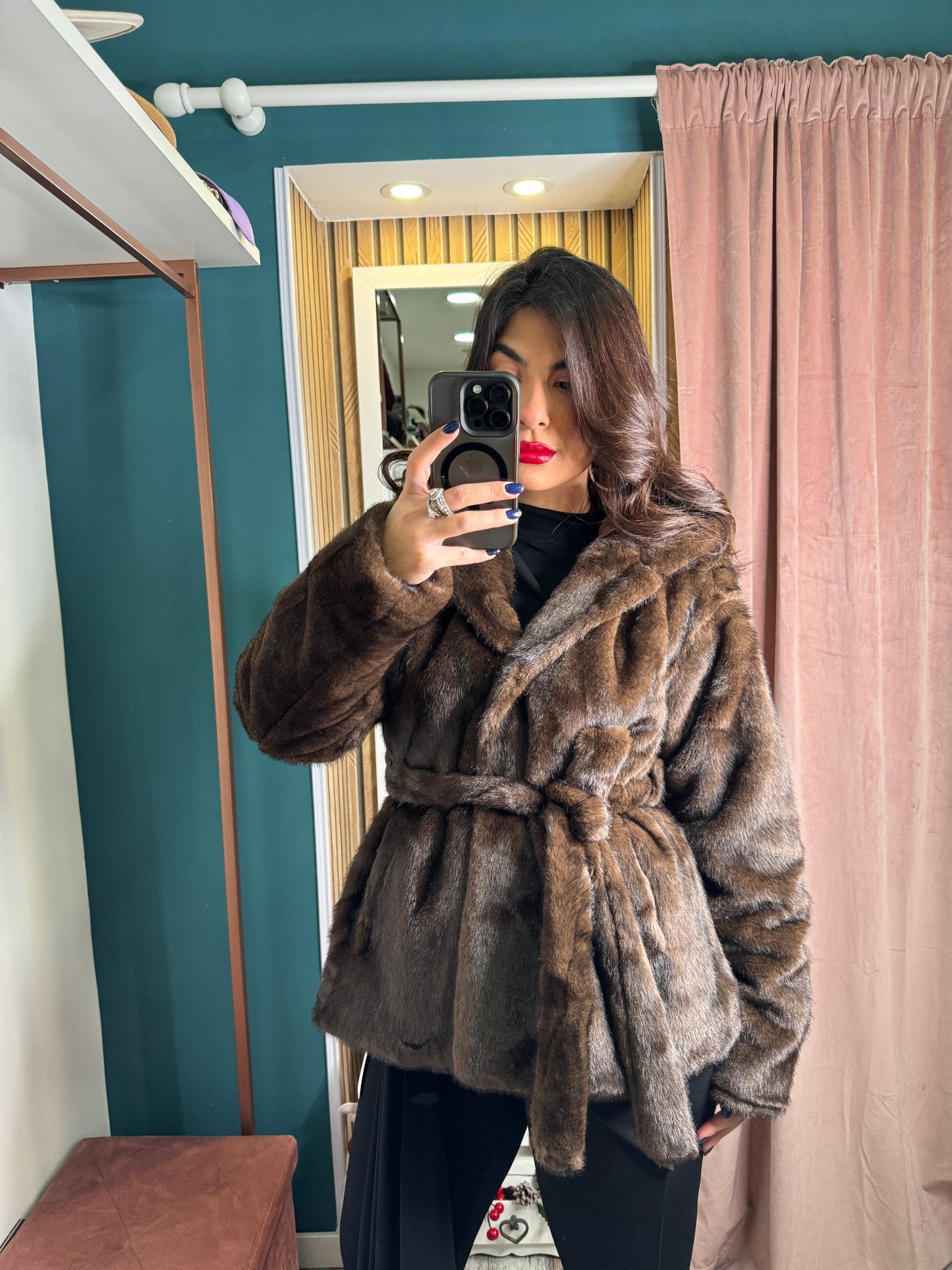 Pelliccia testa di moro cintura